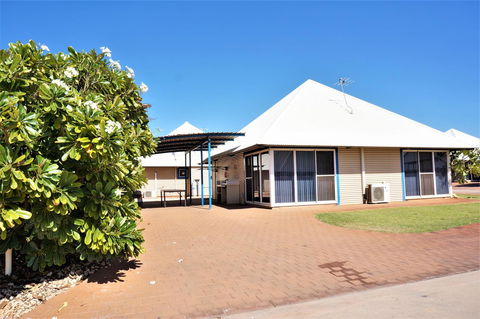 Osprey Holiday Village Unit 120 - Plenty Of Room For A Large Family - Events Australia 1