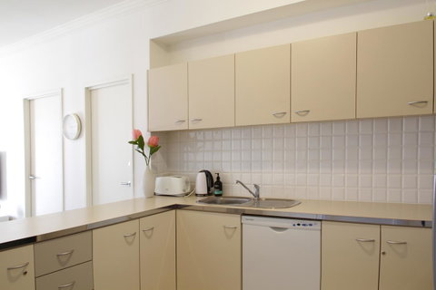 WESTEND CBD PERTH-ULTIMATE LOCATION - Tourism Bookings 10