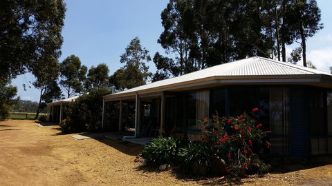 Cosy Corner Chalets - Events Australia 12