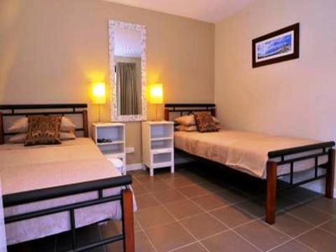 Waikiki Beach Bed And Breakfast - Events Australia 10