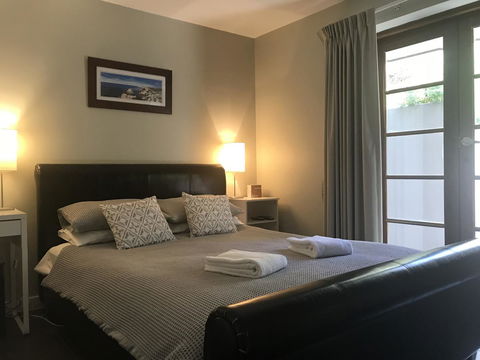 Waikiki Beach Bed And Breakfast - Events Australia 2