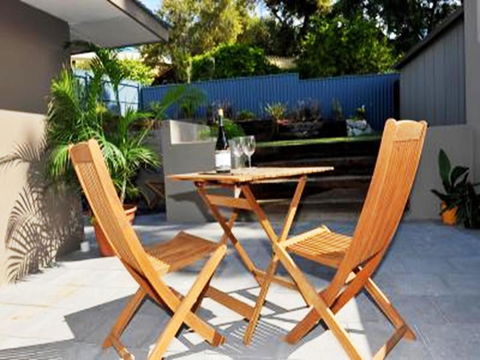 Waikiki Beach Bed And Breakfast - Events Australia 12