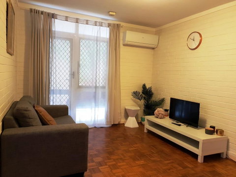 Fremantle Coastal Stay - 1 Bedroom Central Apartment - Tourism Bookings 1