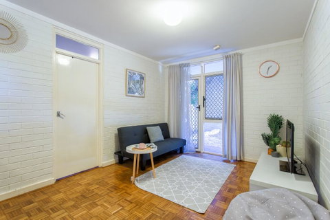 Fremantle Coastal Stay - 1 Bedroom Central Apartment - Tourism Bookings 7