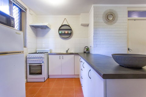 Fremantle Coastal Stay - 1 Bedroom Central Apartment - Tourism Bookings 3