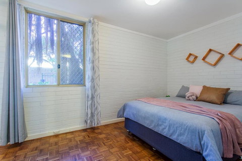 Fremantle Coastal Stay - 1 Bedroom Central Apartment - Tourism Bookings 9
