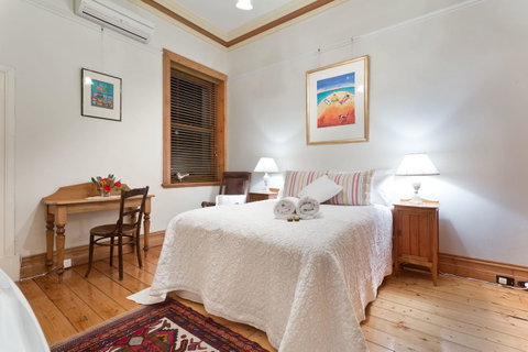 Annie's Victorian Terrace Accommodation Fremantle - Tourism Bookings 11