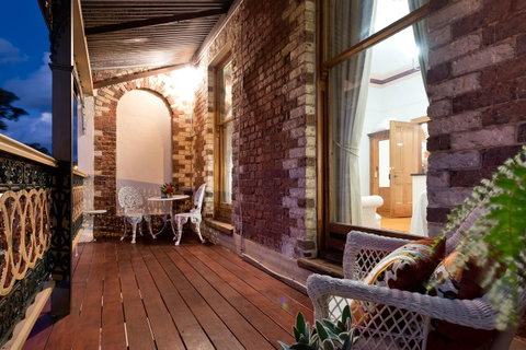 Annie's Victorian Terrace Accommodation Fremantle - Tourism Bookings 7