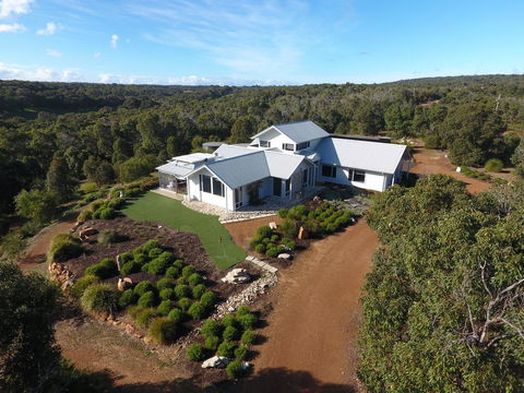 The White House At Wallcliffe Farms - Events Australia 0