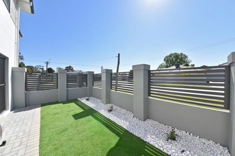 Modern Apartment Redcliffe Near Perth Airport: 0126 - Events Australia 36