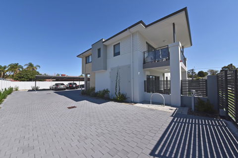 Modern Apartment Redcliffe Near Perth Airport: 0126 - Events Australia 41