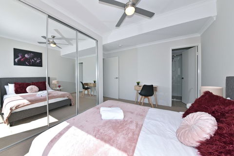 Modern Apartment Redcliffe Near Perth Airport: 0126 - Events Australia 5