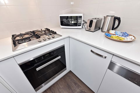 Modern Apartment Redcliffe Near Perth Airport: 0126 - Events Australia 20