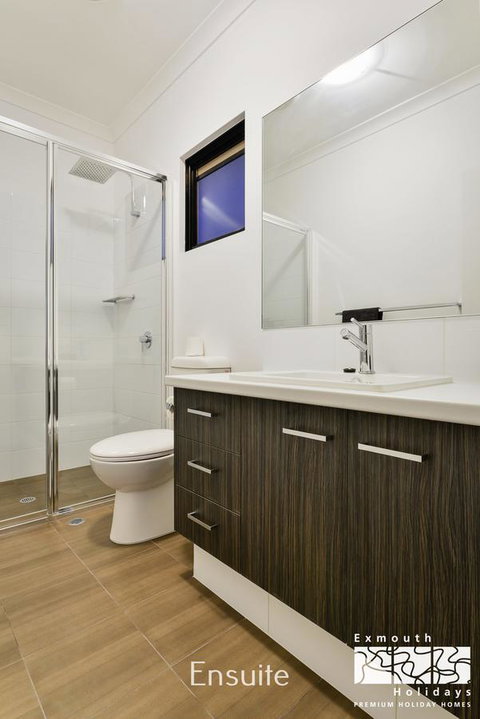 8 Kestrel Place - PRIVATE JETTY & POOL - Events Australia 8