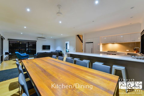 8 Kestrel Place - PRIVATE JETTY & POOL - Events Australia 4