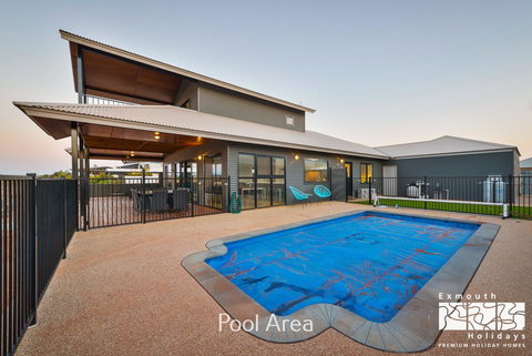 8 Kestrel Place - PRIVATE JETTY & POOL - Events Australia 18