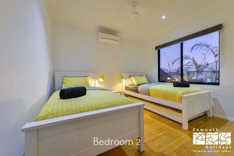 8 Kestrel Place - PRIVATE JETTY & POOL - Events Australia 10