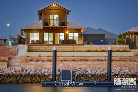 8 Kestrel Place - PRIVATE JETTY & POOL - Events Australia 0