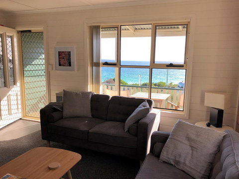 BINALONG BEACH COTTAGE Beachfront At Bay Of Fires Next To Restaurant - Events Australia 12