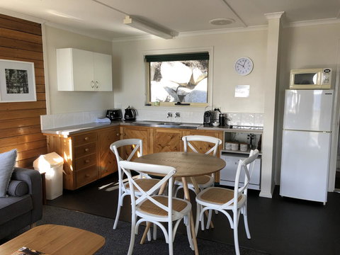 BINALONG BEACH COTTAGE Beachfront At Bay Of Fires Next To Restaurant - Events Australia 18