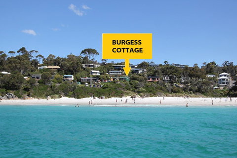 BINALONG BEACH COTTAGE Beachfront At Bay Of Fires Next To Restaurant - Events Australia 0