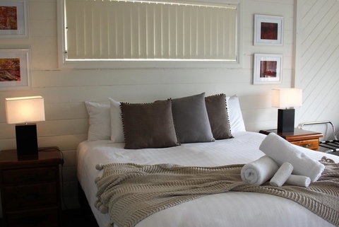 BINALONG BEACH COTTAGE Beachfront At Bay Of Fires Next To Restaurant - Events Australia 17
