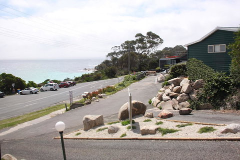 BINALONG BEACH COTTAGE Beachfront At Bay Of Fires Next To Restaurant - Events Australia 19