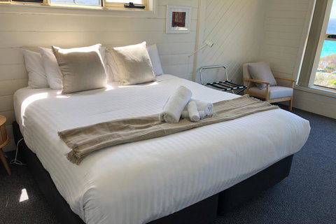 BINALONG BEACH COTTAGE Beachfront At Bay Of Fires Next To Restaurant - Events Australia 6