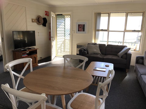 BINALONG BEACH COTTAGE Beachfront At Bay Of Fires Next To Restaurant - Events Australia 5