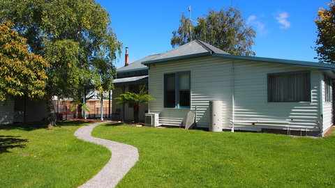 Strahan Retreat Holiday Park - Accommodation Europe 43