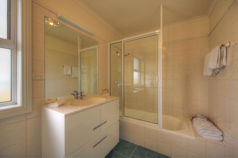 Stanley Village Waterfront Accommodation - Accommodation Europe 11