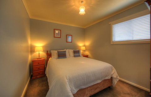 Stanley Village Waterfront Accommodation - Accommodation Europe 21