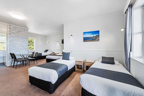 Coach House Launceston - Tourism Bookings 7