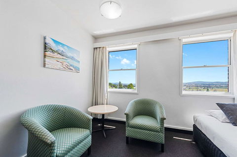Coach House Launceston - Tourism Bookings 18