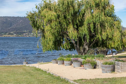 Riverfront Motel & Villas - Events Australia 23