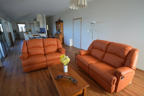 Seascape Beach House - Events Australia 5