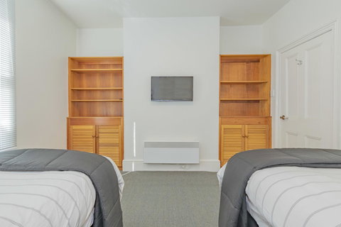 4 Bedroom House - Hobart CBD - Free Parking - Free WIFI - Events Australia 15