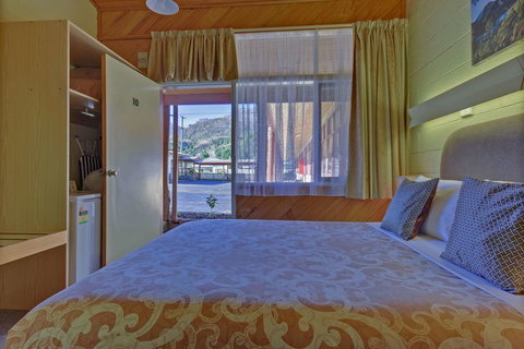 Gold Rush Inn - Tourism Bookings 11