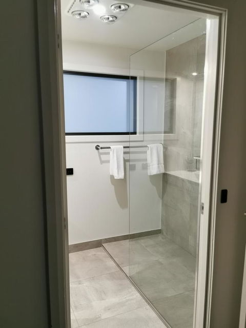 Youngtown Executive Apartments - 2BR Included, Free Parking & Wifi, Sofa Bed & Cot Fee Applies - Tourism Bookings 7