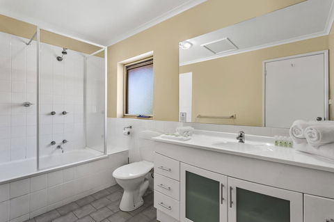 Elphin Serviced Apartments - Tourism Bookings 38