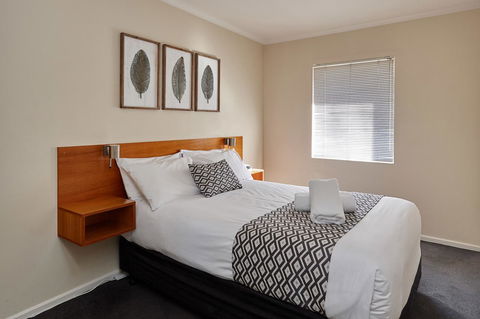 Elphin Serviced Apartments - Tourism Bookings 1