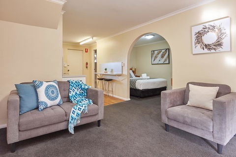 Elphin Serviced Apartments - Tourism Bookings 9
