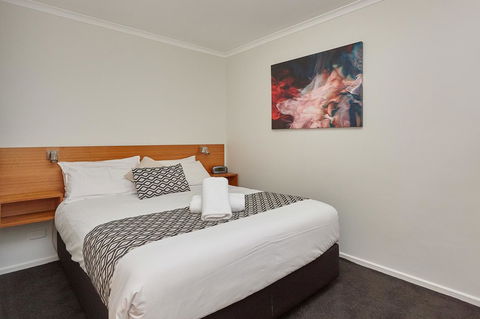 Elphin Serviced Apartments - Tourism Bookings 2