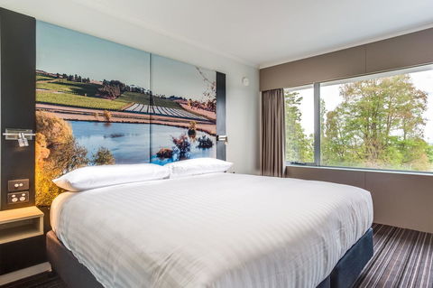 Mercure Launceston - Tourism Bookings 13