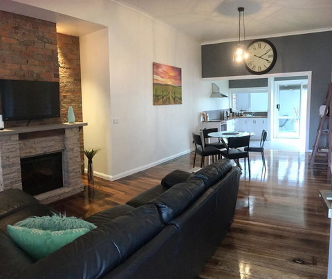 Apartment 5ive - Events Australia 0