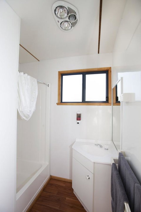 Seven Mile Beach Cabin And Caravan Park - Events Australia 17