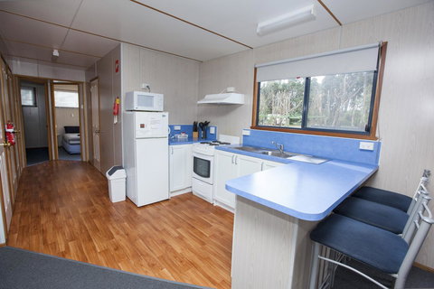 Seven Mile Beach Cabin And Caravan Park - Events Australia 3