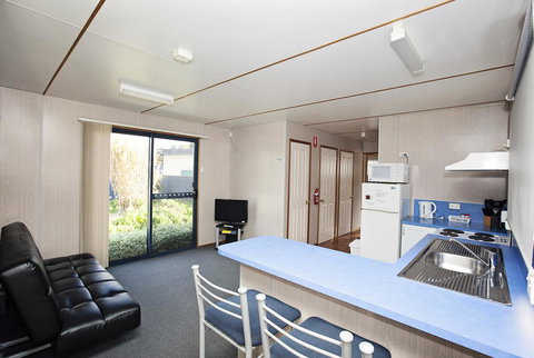 Seven Mile Beach Cabin And Caravan Park - Events Australia 13