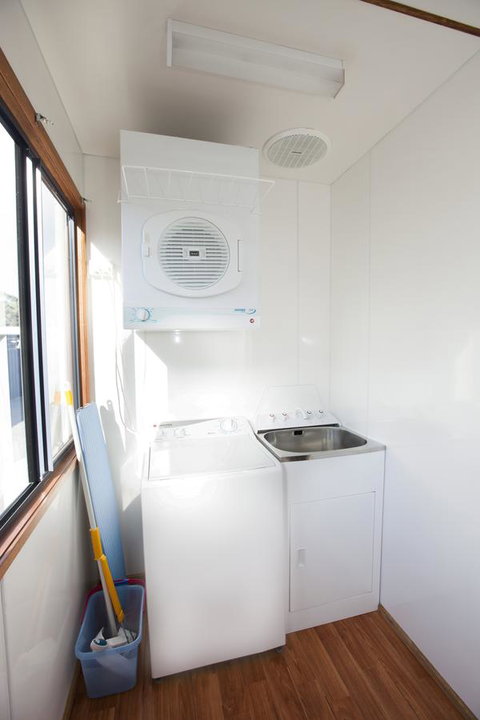 Seven Mile Beach Cabin And Caravan Park - Events Australia 5