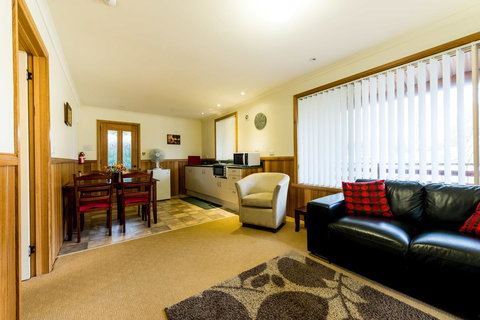 Driftwood Strahan Villas - Accommodation Europe 7